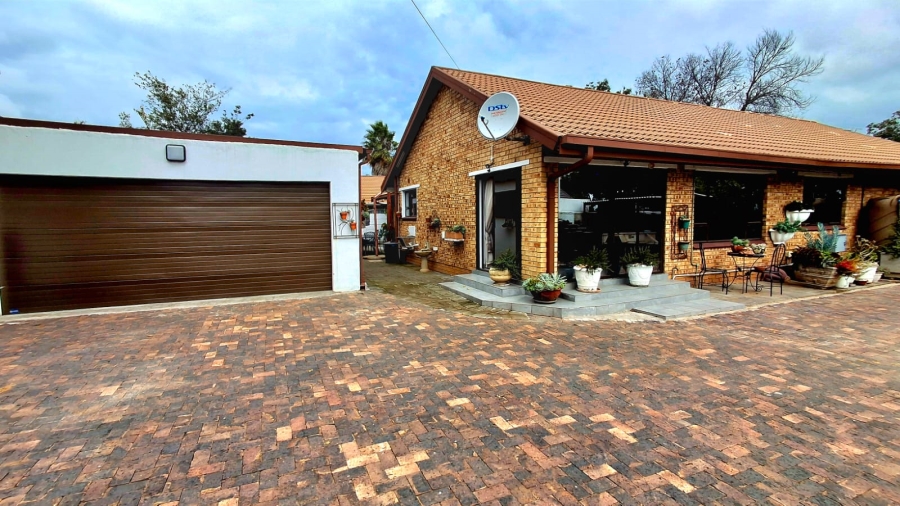 4 Bedroom Property for Sale in Vaalpark Free State